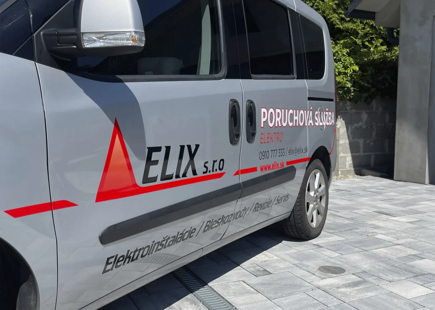 Reklamný polep auta pre Elix