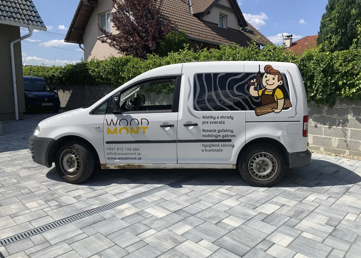 Reklmaný polep na auto pre firmu woodmont