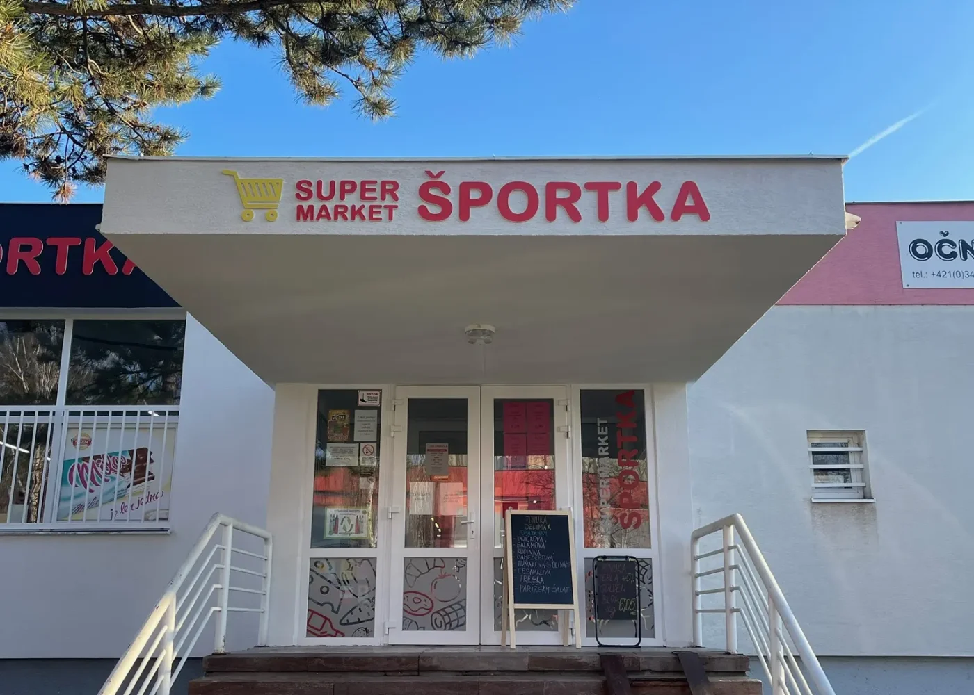 3D Logo a reklamný polep - supermarket Skalica