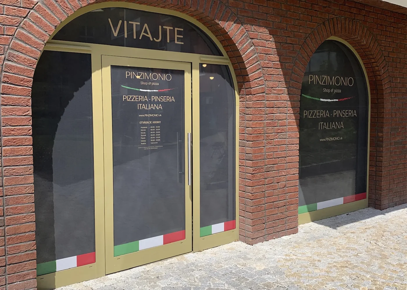 Reklamný polep prevádzky pizzerie v Bratislave