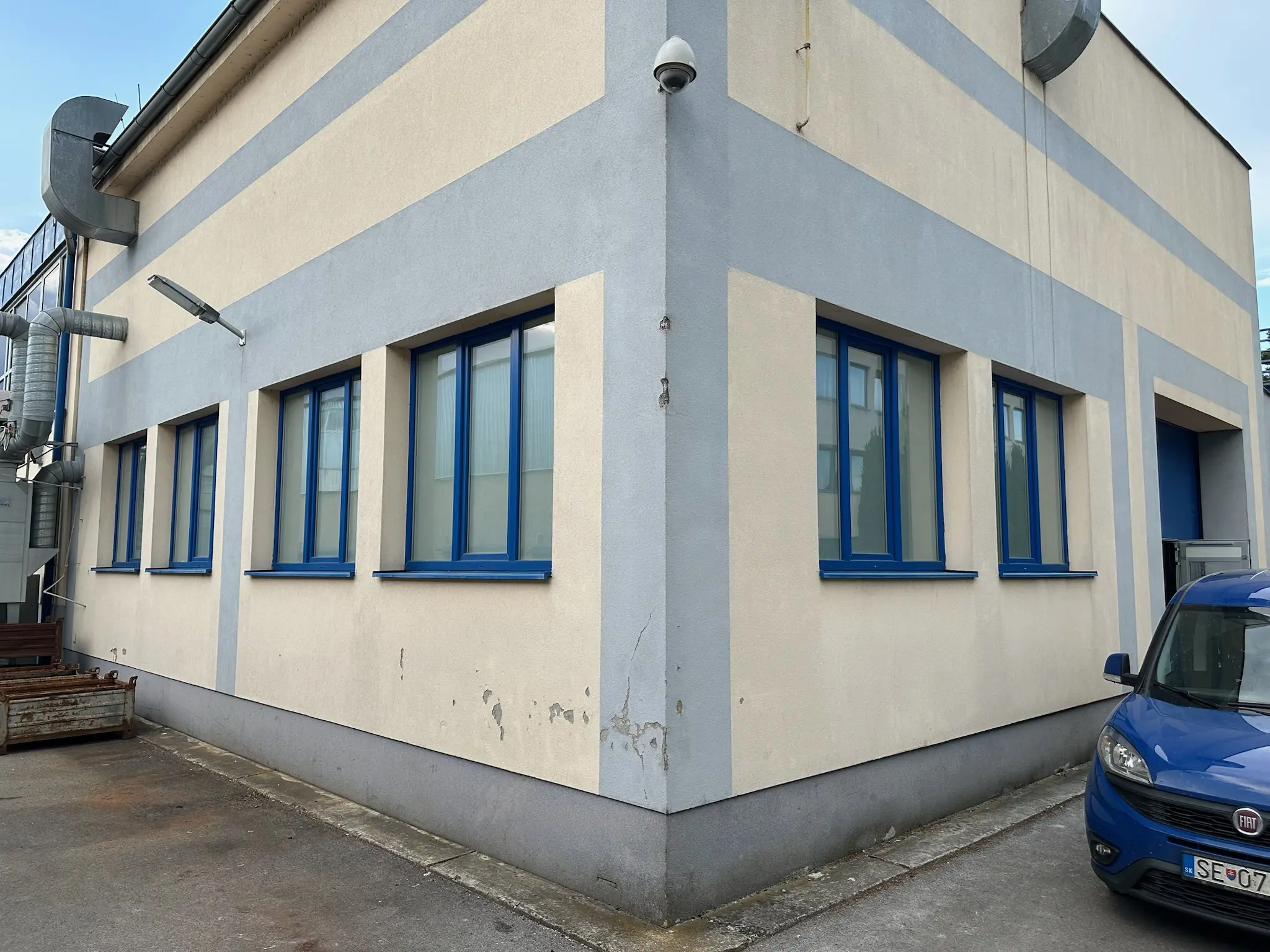 Bezpečnostné fólie na okná vo výrobnej hale - Dubnica nad Váhom