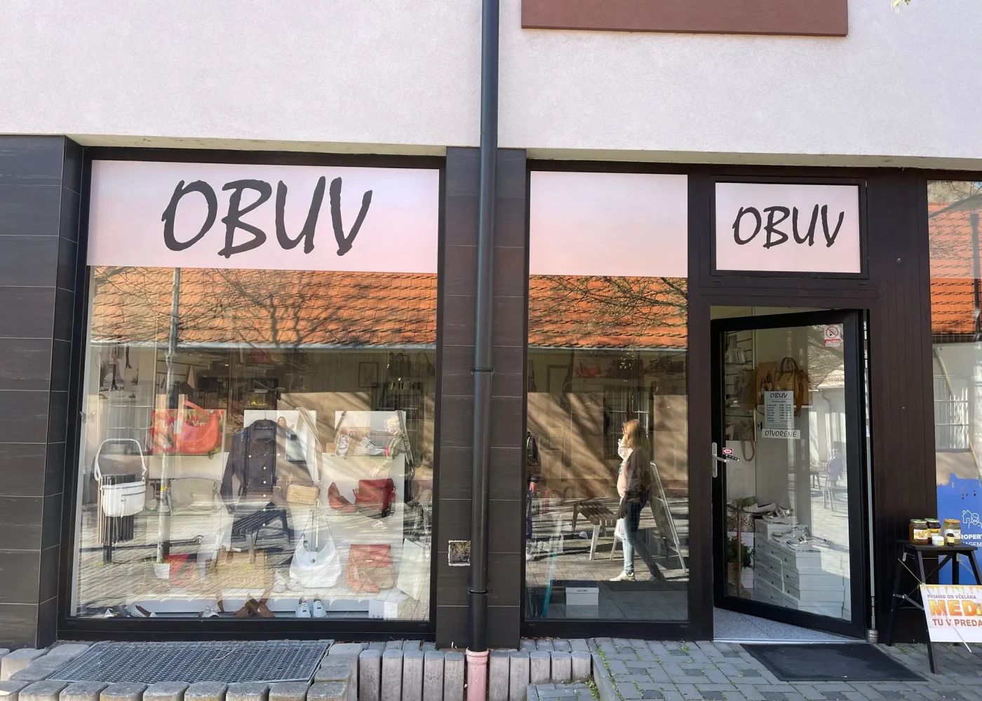 Polep predajne obuv malacky