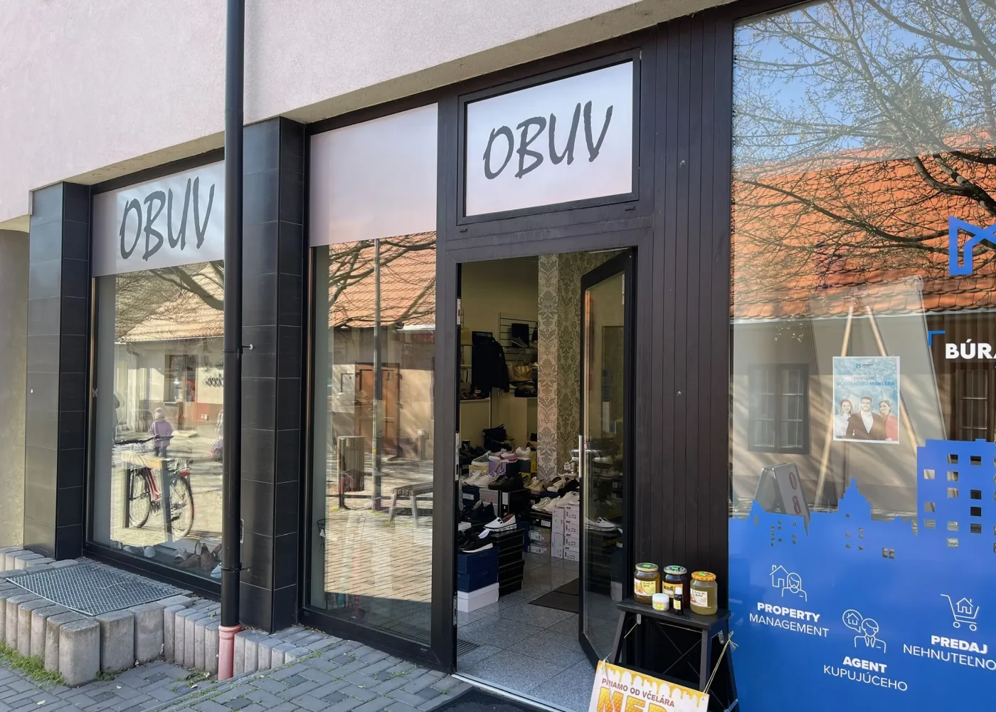 Polep predajne obuv malacky