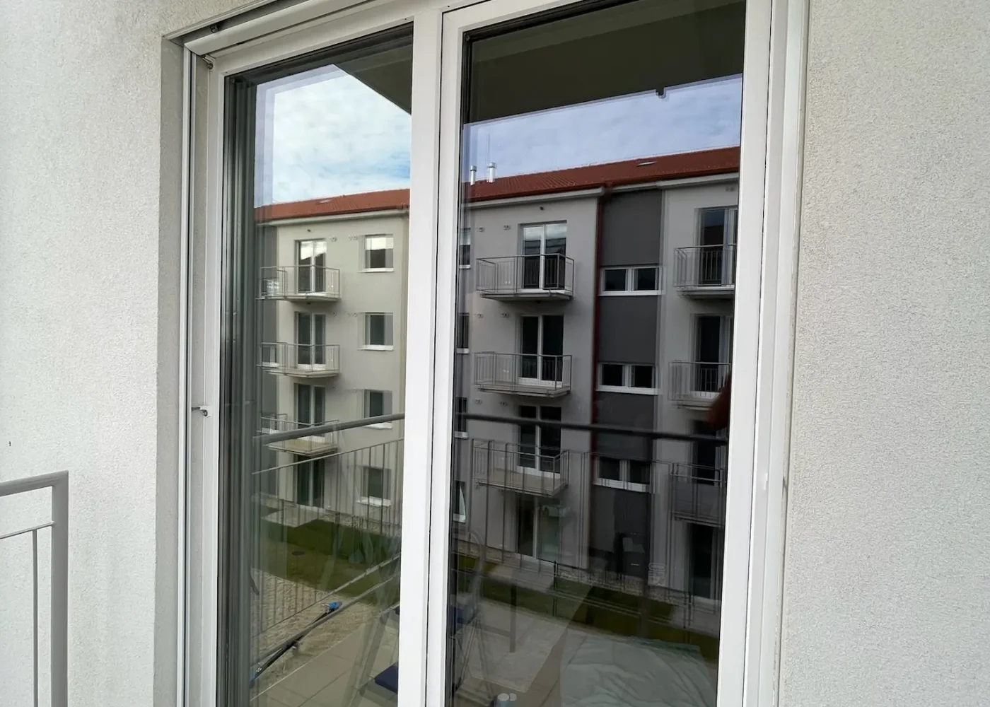 Zrkadlové fólie na balkónové dvere
