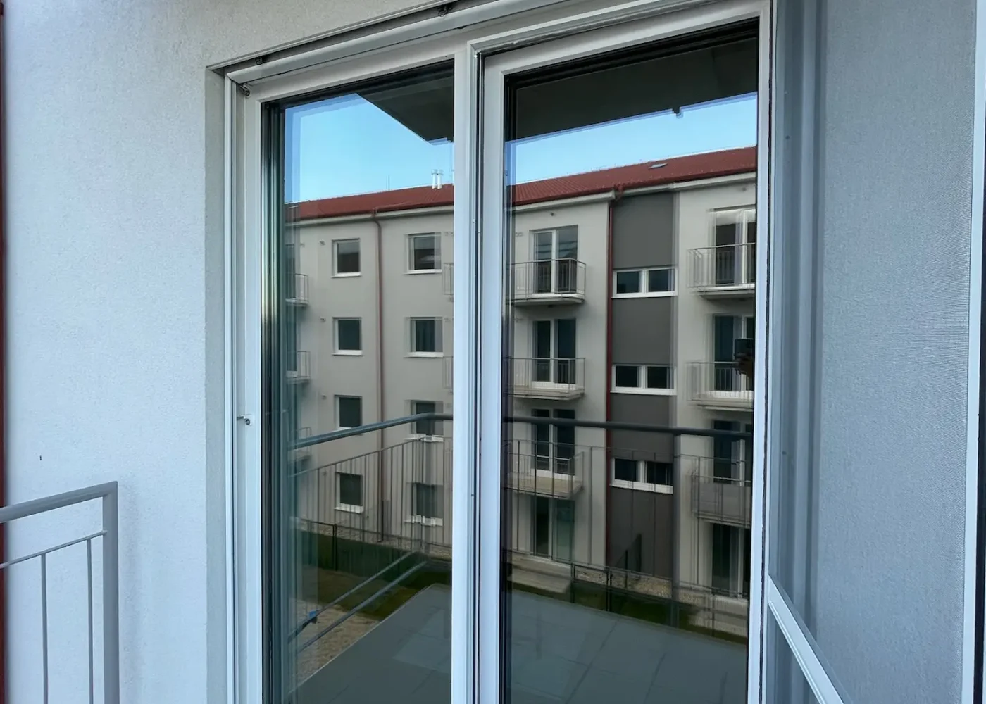 Zrkadlové fólie na balkónové dvere