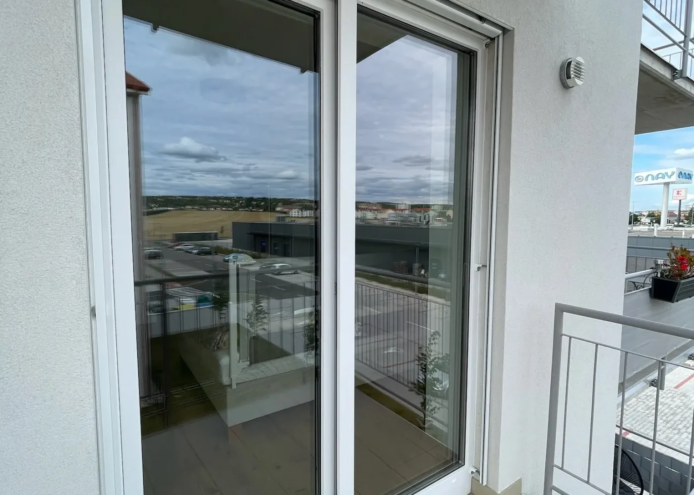 Zrkadlové fólie na balkónové dvere